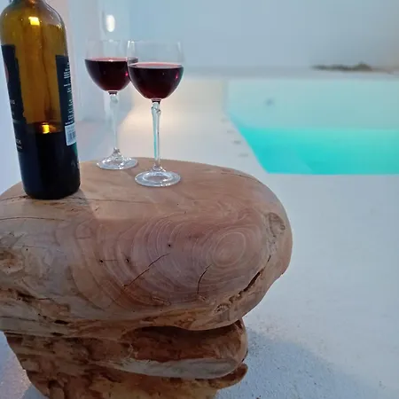 The Magic Luxury Cave Apartment Vothonas (Santorini)