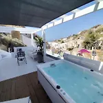 The Magic Luxury Cave Appartement Santorini Island