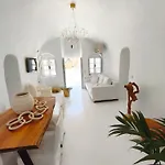 The Magic Luxury Cave Appartement Santorini Island